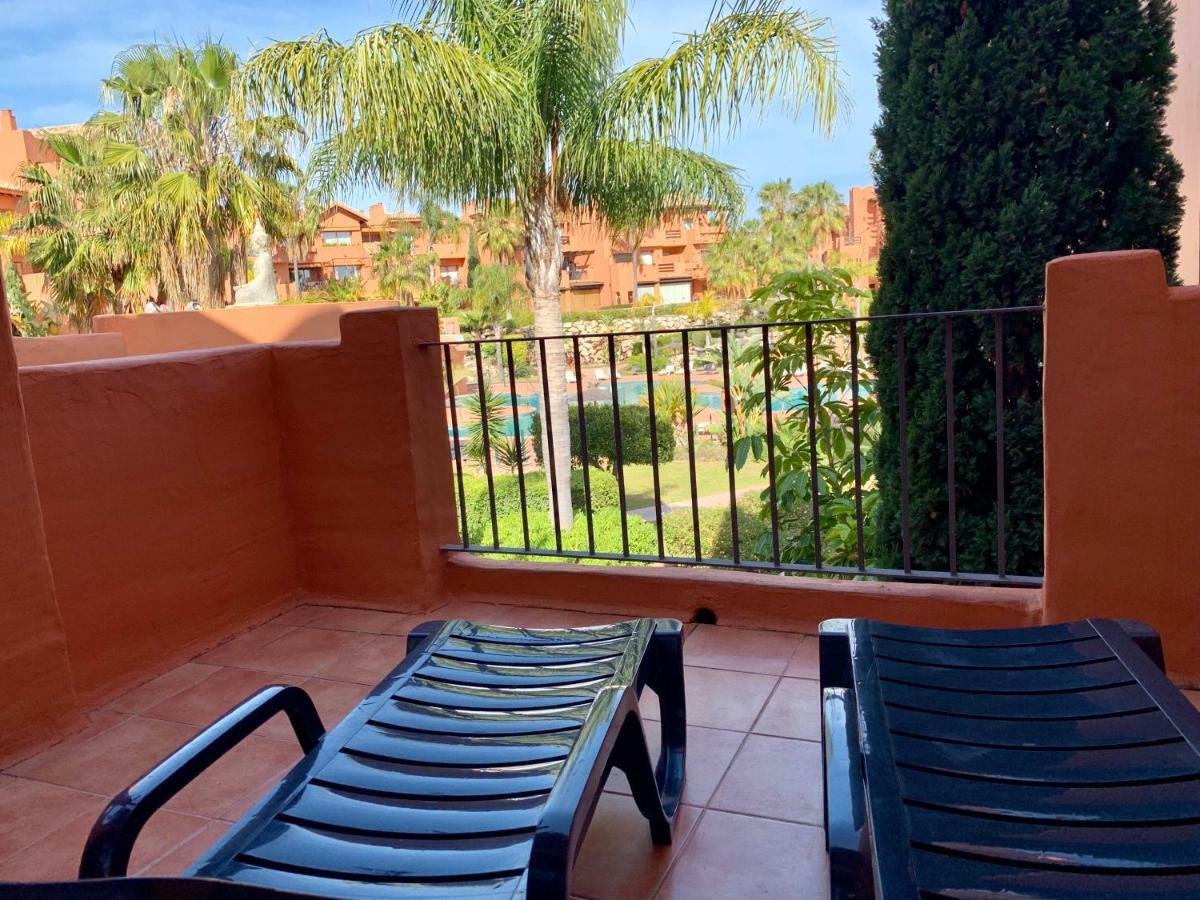 Resort Style 2 Bedroom Apartment In The New Golden Mile Free Wifi & Parking Estepona Exterior photo